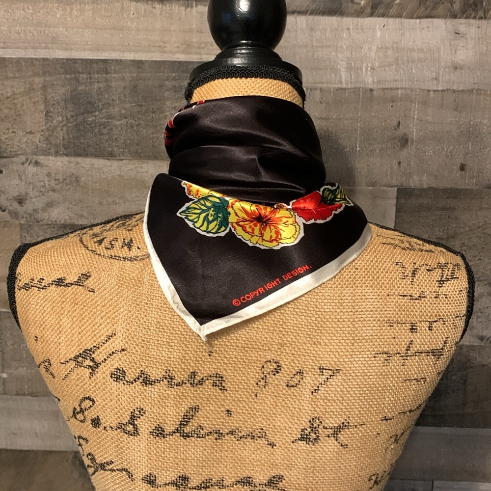 Hawaiian Scarf - Picture 2 of 16
